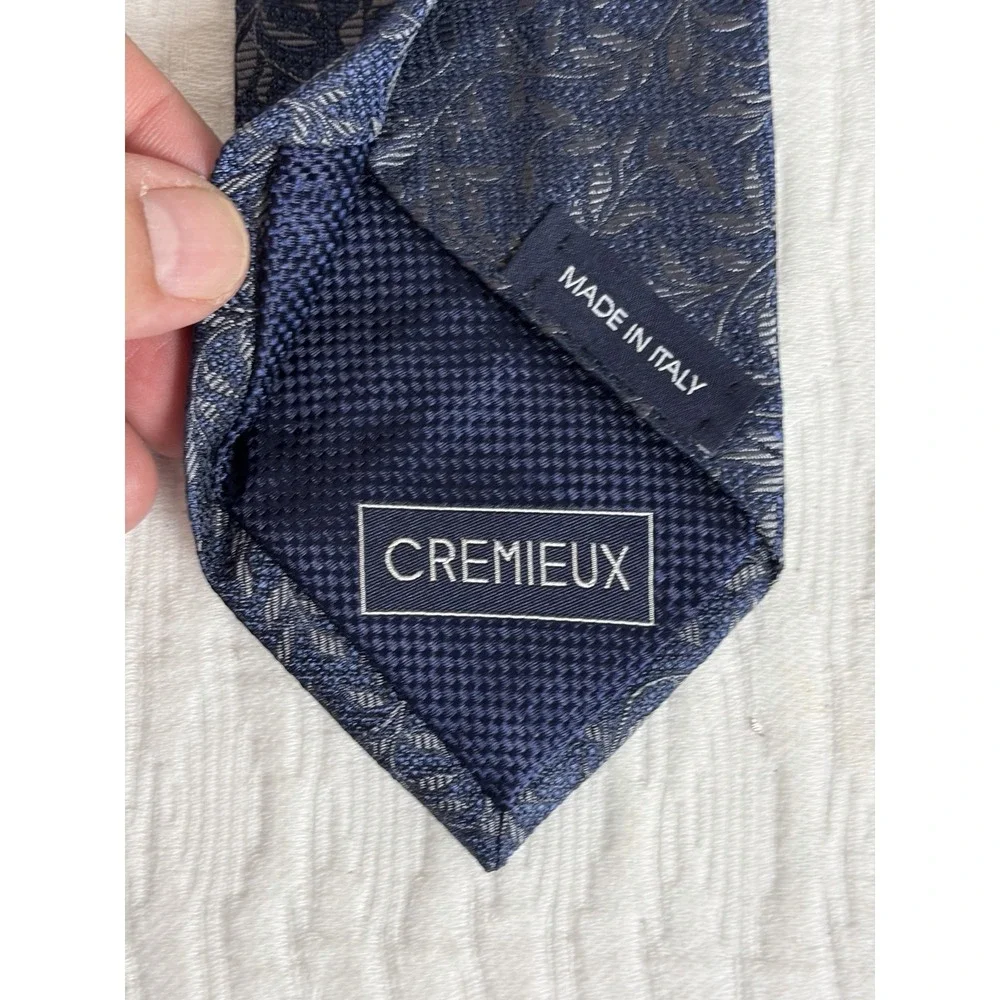 NWT!! Cremieux 100% Silk Neck Tie Navy/Blue/Silver Floral, Made In Italy